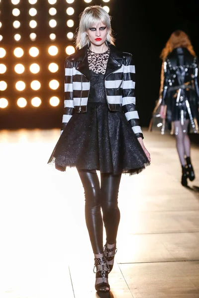 Look 44